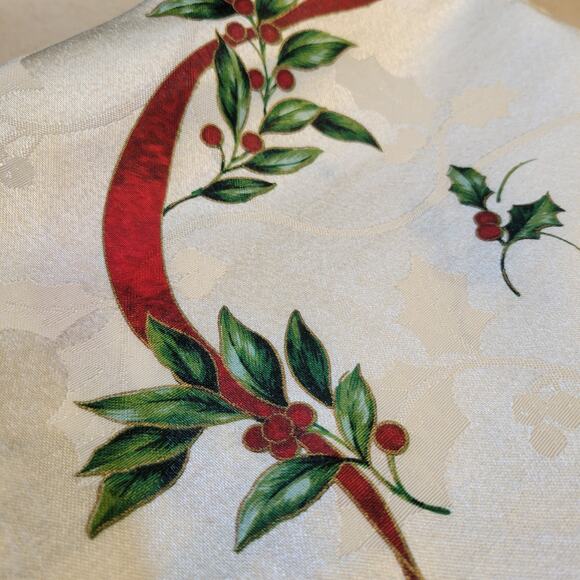 Vintage Christmas Tablecloth 82x58" Rectangle Red Holly Berry Pattern Shimmery - Picture 8 of 16